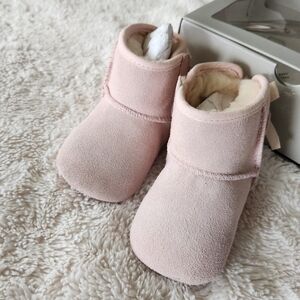 Light Pink Baby UGG Boot * Jesse Bow II